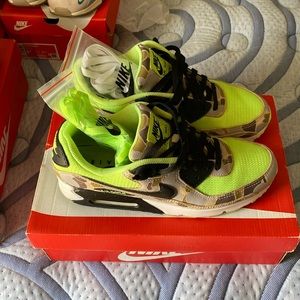 Air Max 90 Ghost Green/Black Camo Men’s 9